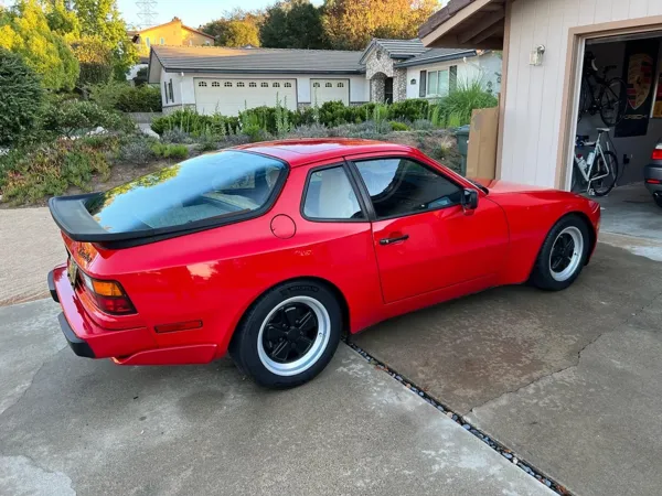 1986 Porsche 944 Turbo photo 148