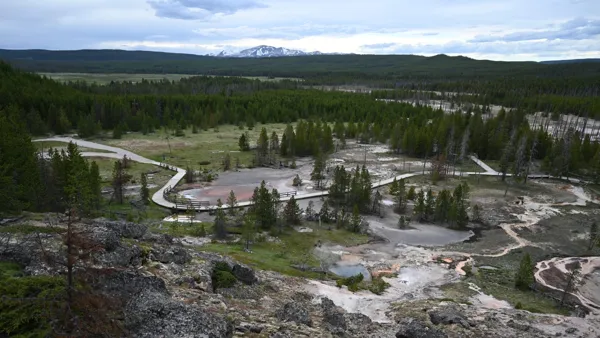 Yellowstone National Park photo 13